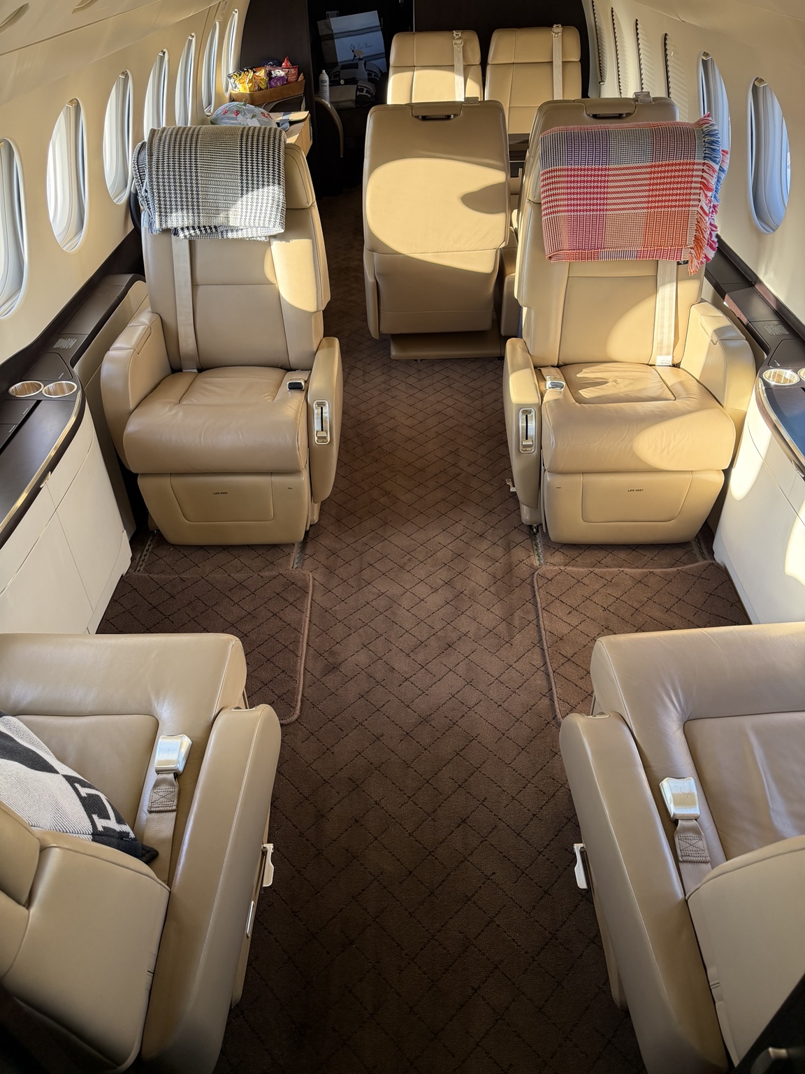 Falcon 7X cabin