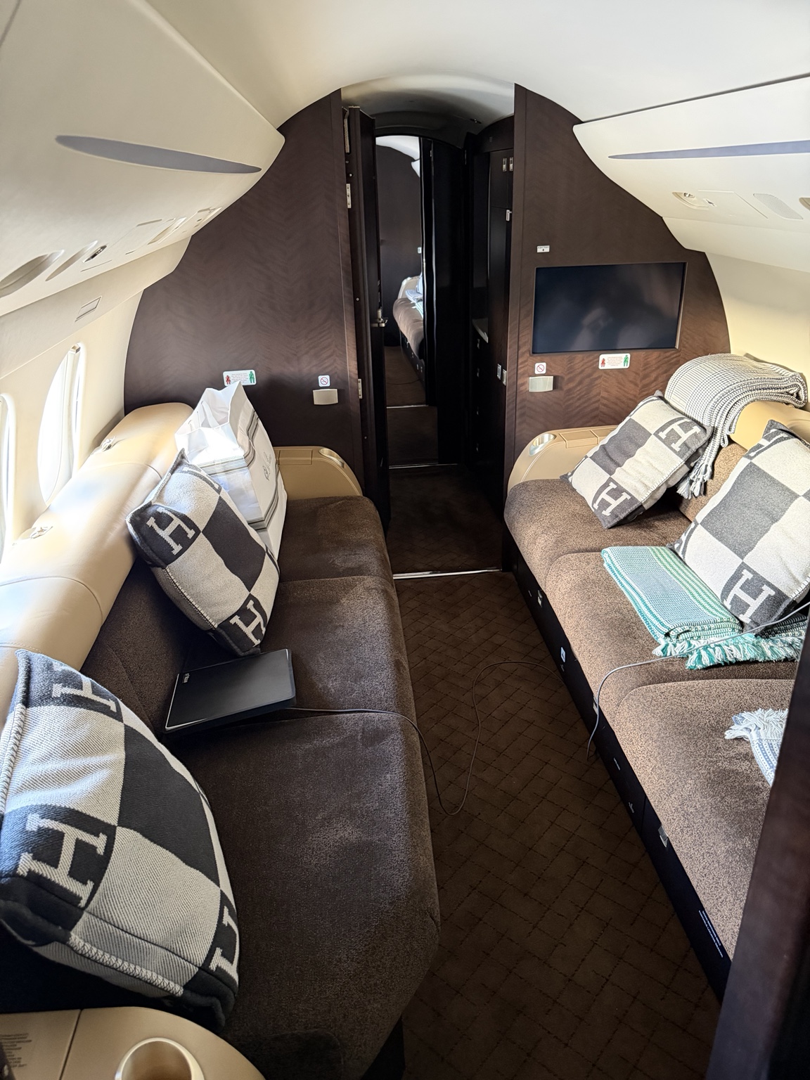 Falcon rear lounge